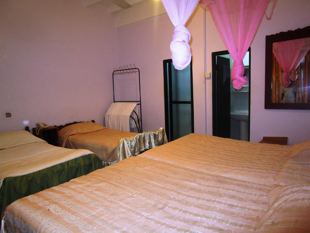 Hotel Shalini Anuradhapura Rum bild